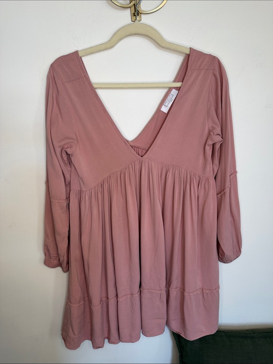 oh la la by herrera Dresses & Skirts - Oh La La by Herrera Mauve Pink V-Neck Tiered Babydoll min dress from Columbia